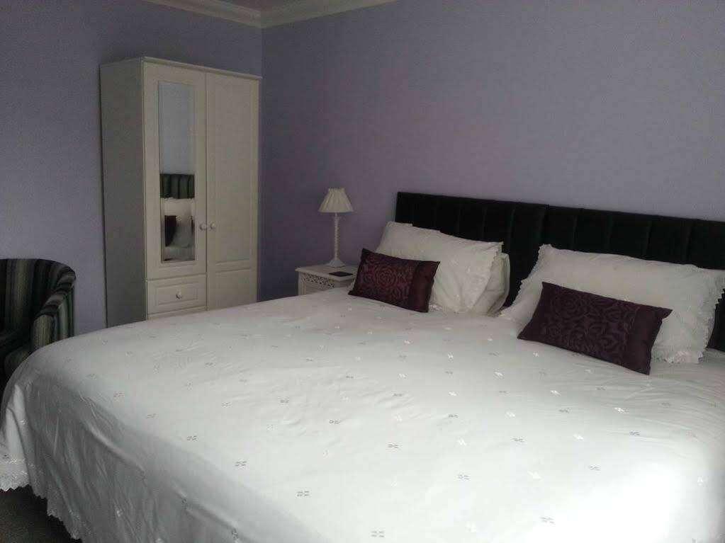 Acer Lodge Bed & Breakfast Mundford Extérieur photo